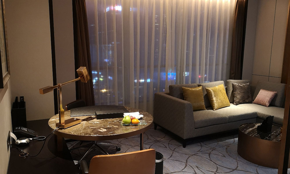 酒店家具，其關(guān)鍵是表面的面板挑選